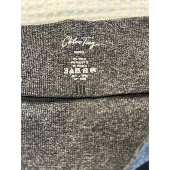 Chloe Ting Biker Shorts Size Medium Ribbed Yoga Athletic Workout - Picture 2 of 3